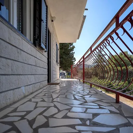 Sansevic Guest house 3*